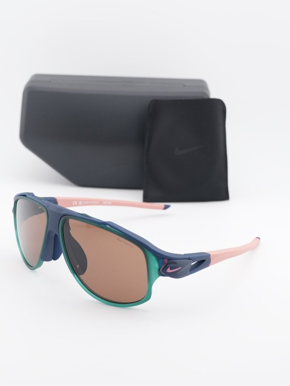 NIKE FLYFREE INFINITY IO0099X 410 Shield Sunglasses - Matte Midnight
